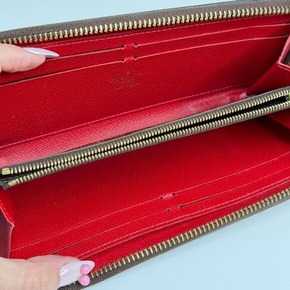 Louis Vuitton Damier Ebene Zippy Wallet with Classic Checkerboard Design - Picture 9 of 9